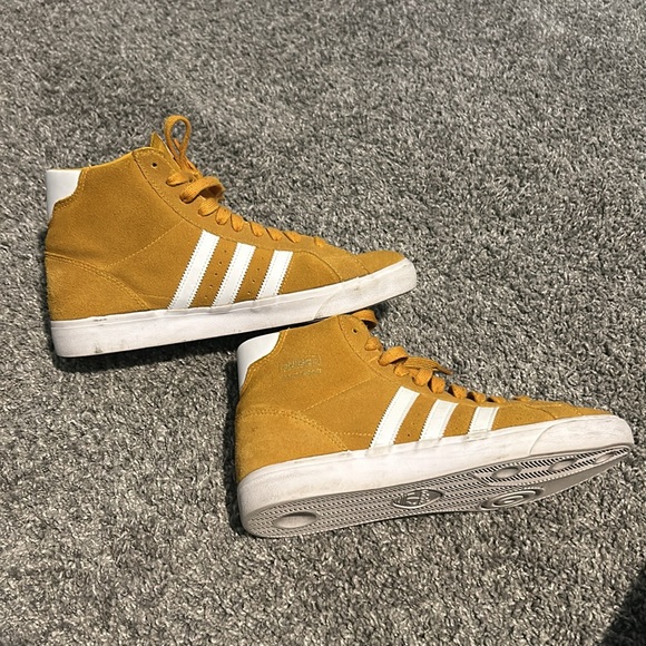 Mustard yellow high top adidas - Picture 2 of 6